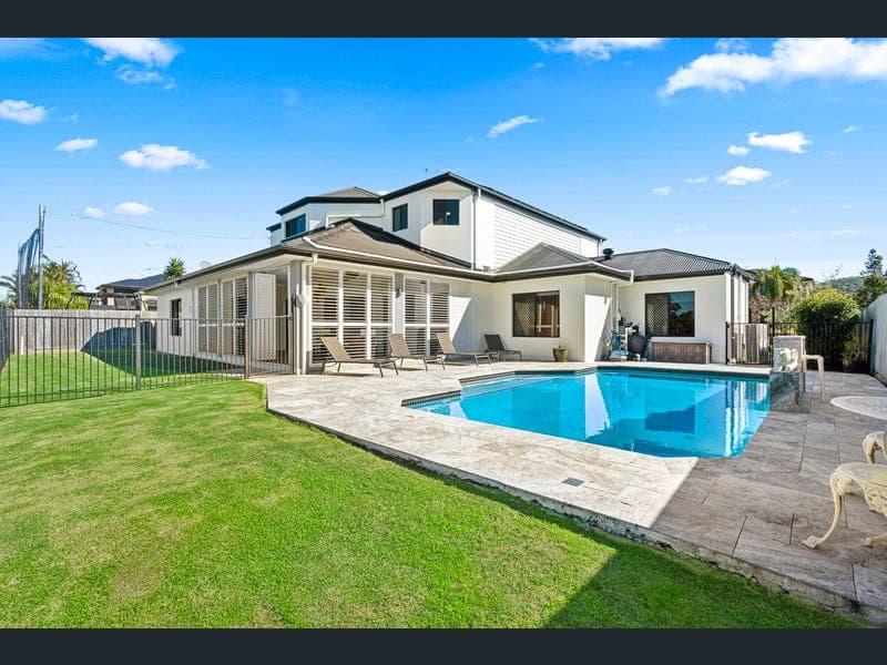 14 Riverside Tce, Windaroo — photo 1 of 5