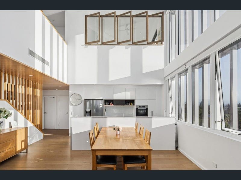 504/19 Cannes Avenue, Surfers Paradise — photo 1 of 5