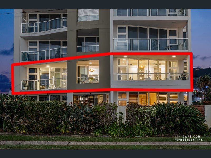 2/136 Marine Parade, Coolangatta — photo 1 of 5