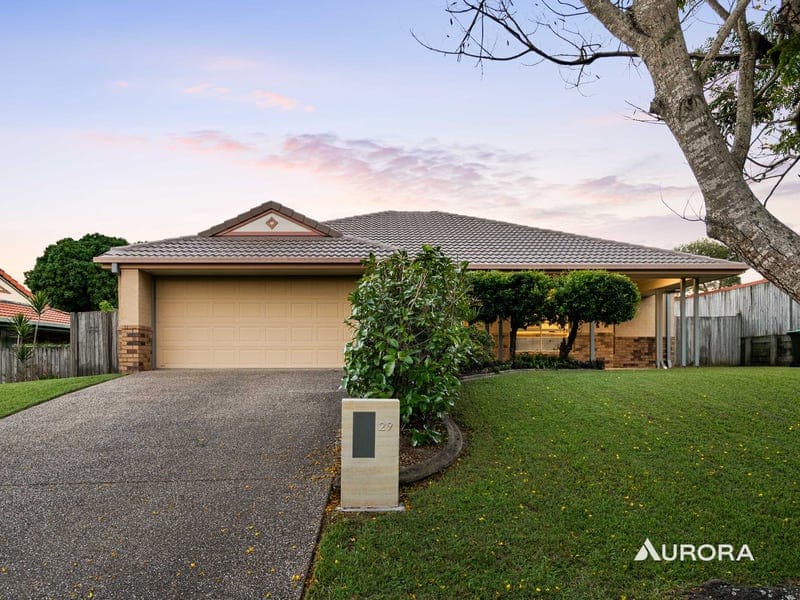 29 Newland Crescent, Parkinson — photo 1 of 5