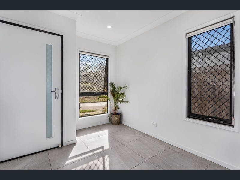 33 Eric Street, Redbank Plains — photo 1 of 5