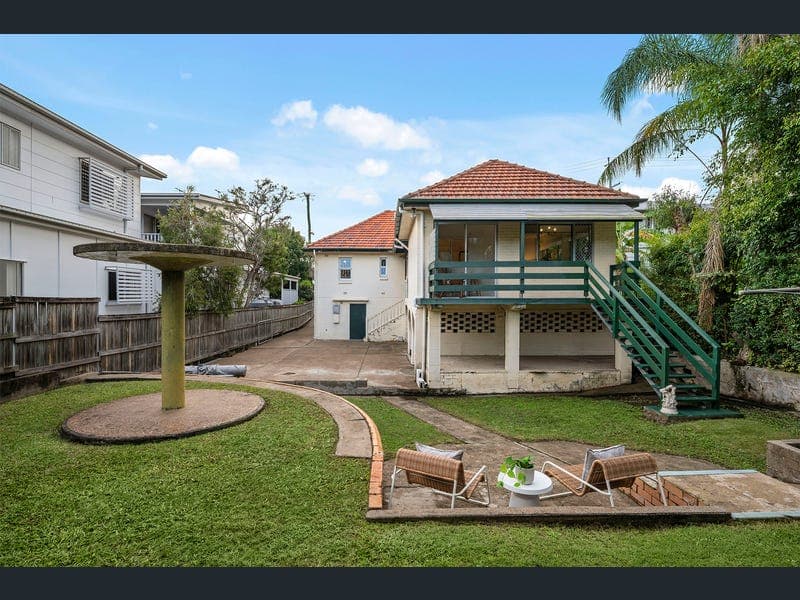 20 Carranya Street, Camp Hill — photo 1 of 5