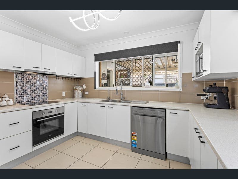 22 Twickenham Place, Bald Hills — photo 1 of 5