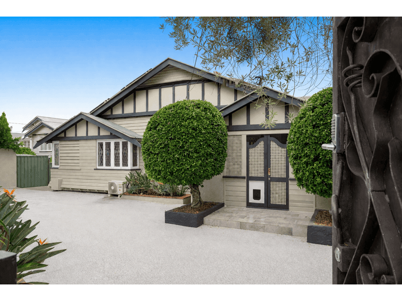 1 Myagah Road, Ashgrove — photo 1 of 5