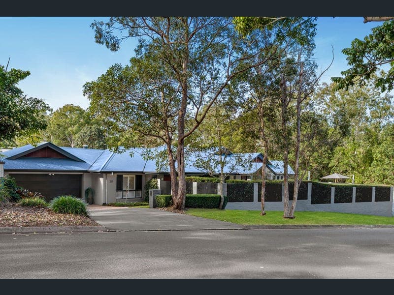 20 Edenbrooke Drive, Sinnamon Park — photo 1 of 5