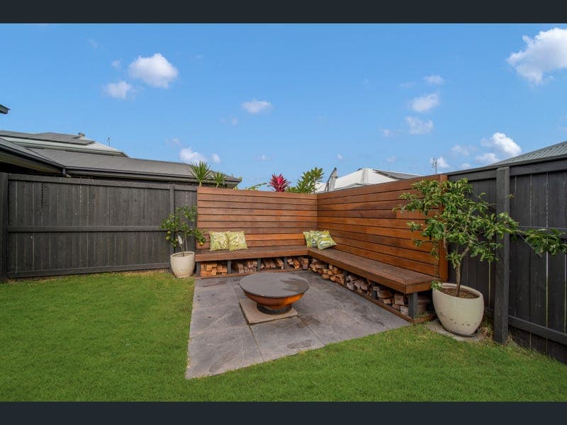 10 Needlewood Street, Palmview — photo 1 of 5