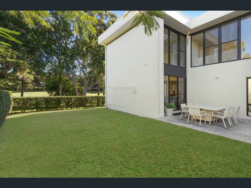 890 Medinah Avenue, Robina — photo 1 of 5