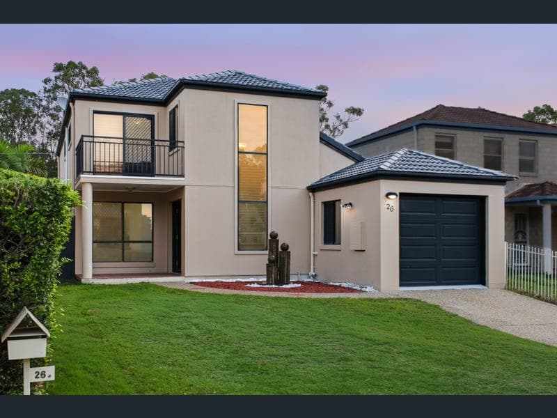 26 Estate Place, Holland Park West — photo 1 of 5