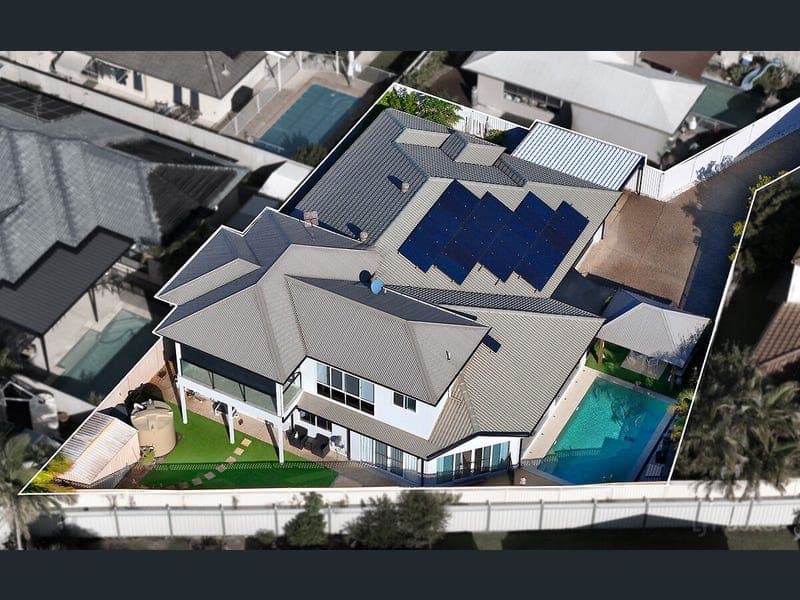 6 Manacor Place, Coombabah — photo 1 of 5