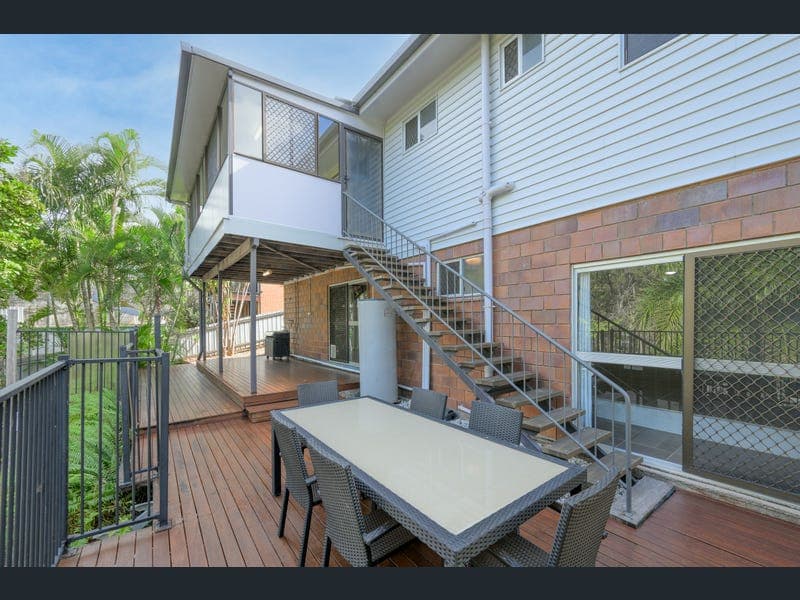 4 Whitewood Crescent, Kin Kora — photo 1 of 5