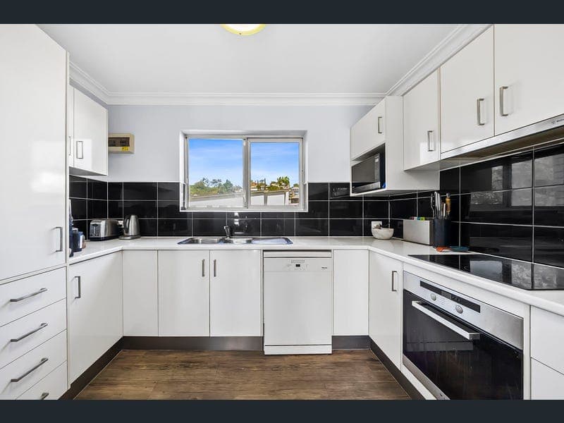 3/27 Thorpe Street, Balmoral — photo 1 of 5