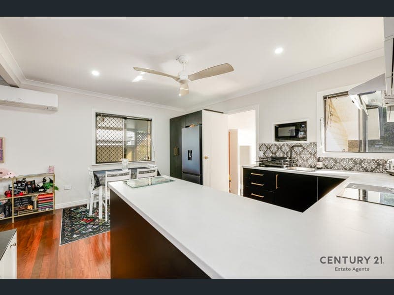 5 Duffy Street, Millbank — photo 1 of 5