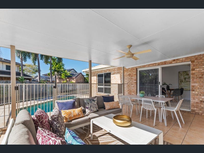 2 Dianella Court, Annandale — photo 1 of 5