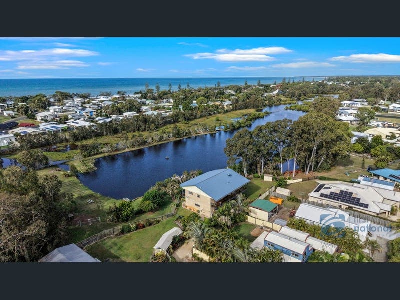 33 Lorikeet Avenue, Woodgate — photo 1 of 5