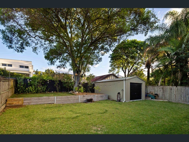22 Ashbolt Street, Wooloowin — photo 1 of 5