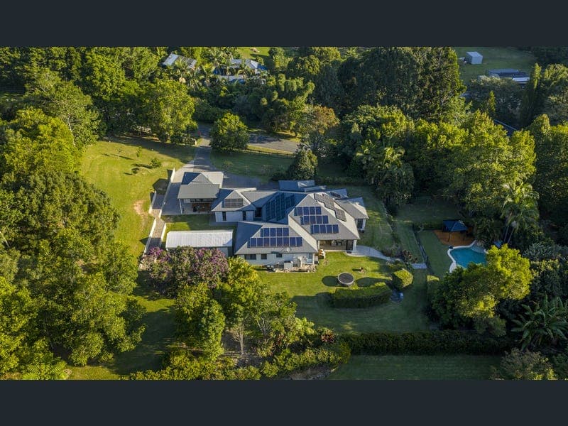 9 Des Quinlan Crescent, Tallebudgera — photo 1 of 5