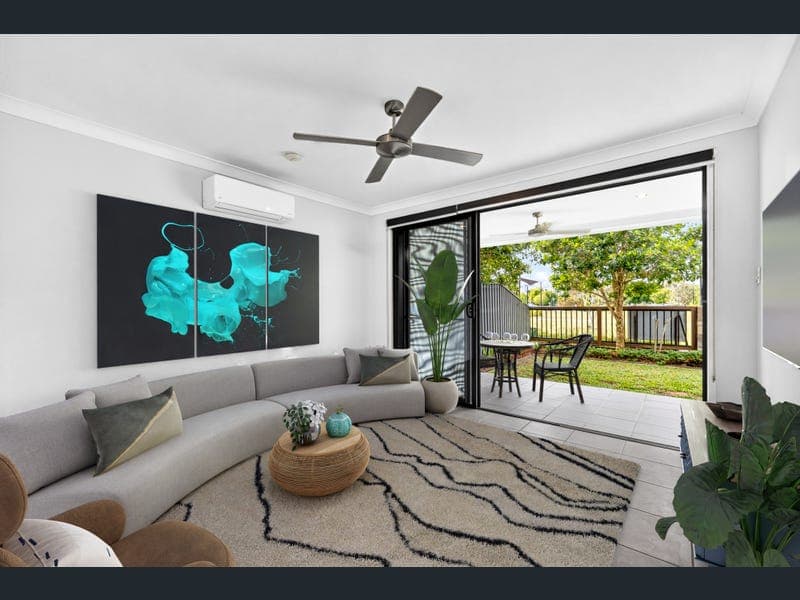 8 SUNNY Lane, Birtinya — photo 1 of 5