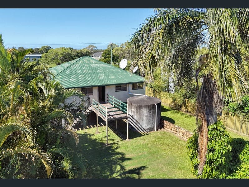 24 Moffatt Street, Burnett Heads — photo 1 of 5