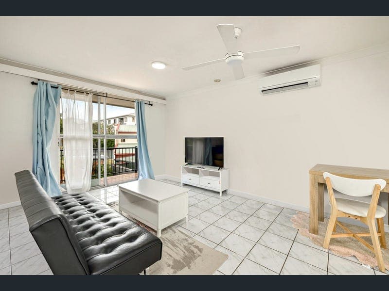12/211 Lake Street, Cairns North — photo 1 of 5