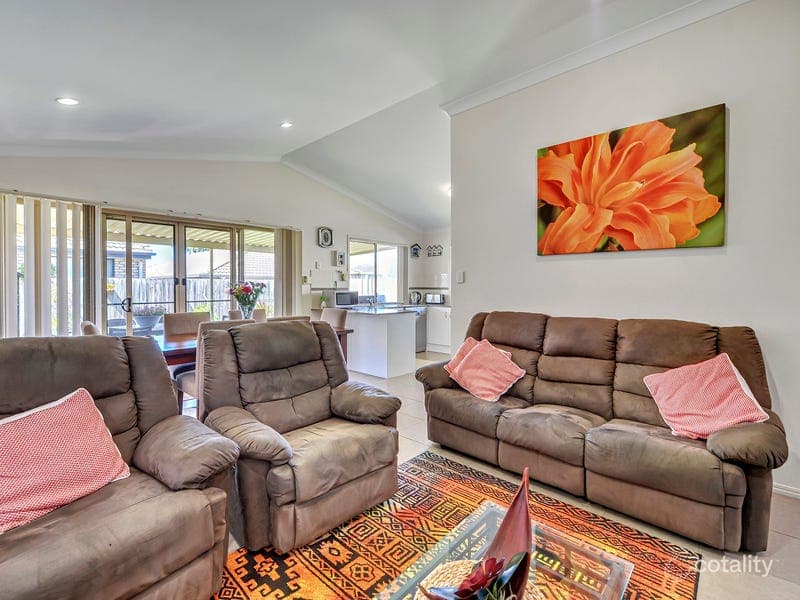 38 Hubner Drive, Rothwell — photo 1 of 5