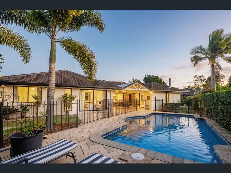 7 Campden Court, Brookfield — photo 1 of 5