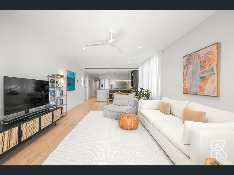 303/28 Austin Street, Newstead — photo 1 of 5
