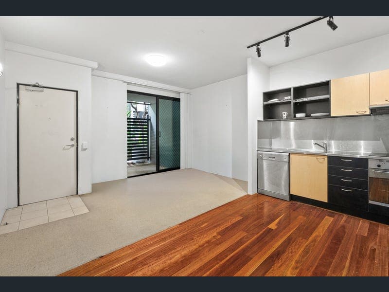 152/139 Commercial Road, Teneriffe — photo 1 of 5