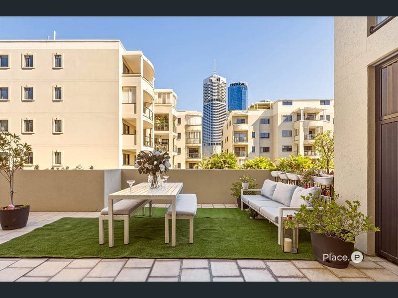 104/193 Main Street, Kangaroo Point — photo 1 of 5
