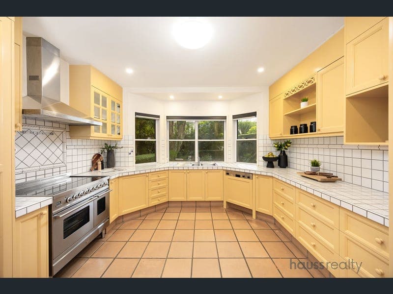 65 Berry Street, Sherwood — photo 1 of 5