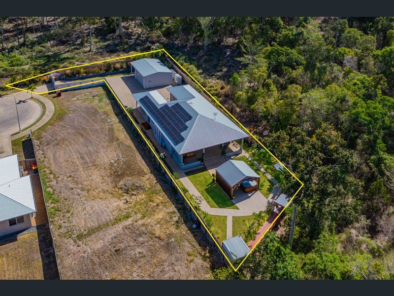 28 Saint James Drive, Jubilee Pocket — photo 1 of 5