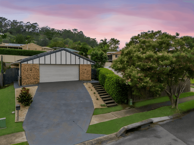 118 Pohon Drive, Tanah Merah — photo 1 of 5