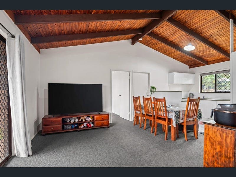 1 Dunbar Street, Browns Plains — photo 1 of 5