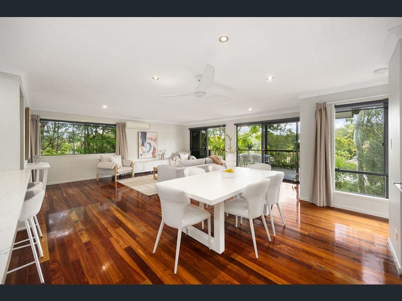 123 Bozzato Place, Kenmore — photo 1 of 5