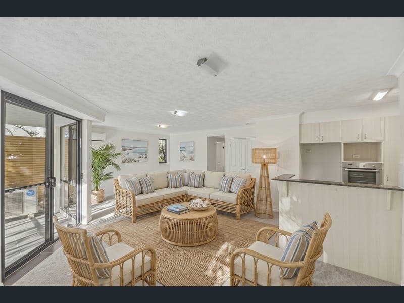 22/6 Fifth Ave, Burleigh Heads — photo 1 of 5