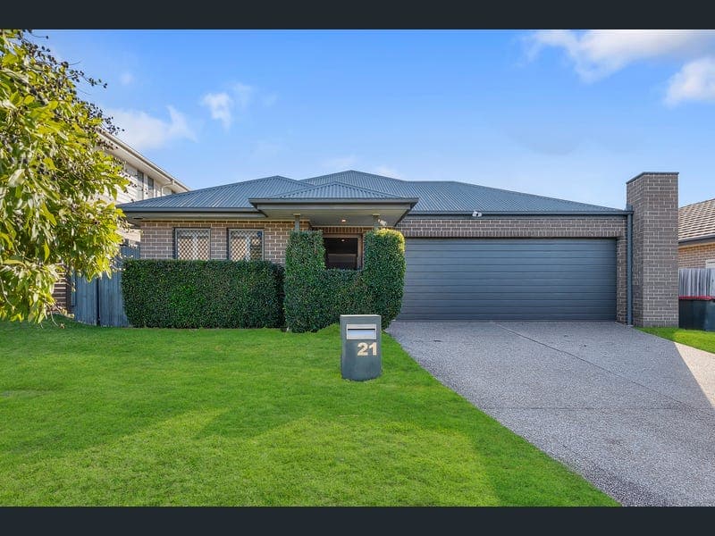 21 Edmund Circuit, North Lakes — photo 1 of 5