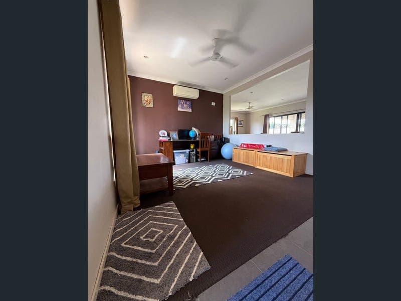 8 Norton Court, Moranbah — photo 1 of 5