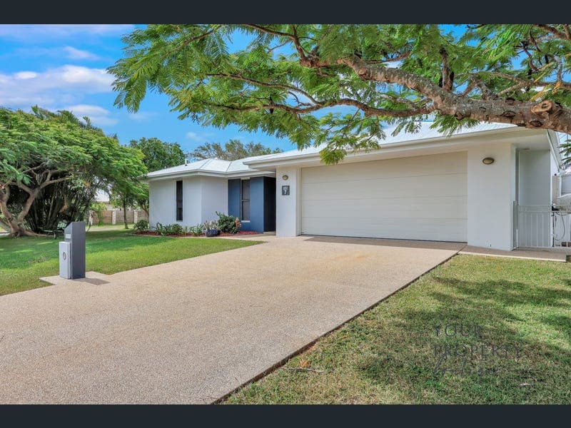 7 Carla Drive, Innes Park — photo 1 of 5
