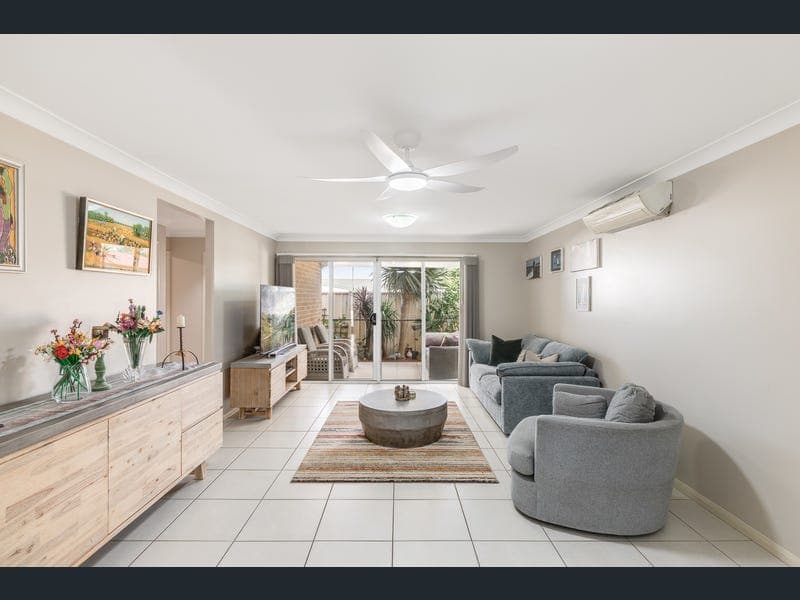 2/16a Glenvale Road, Harristown — photo 1 of 5