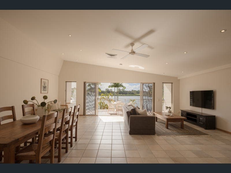 17/2-10 Blakesley Street, Tewantin — photo 1 of 5