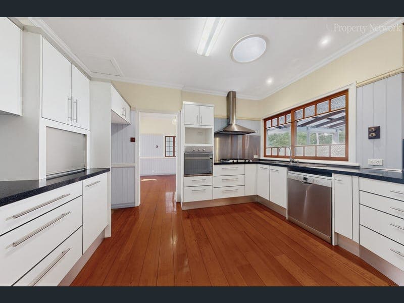 189 McIlwraith Avenue, Norman Park — photo 1 of 5