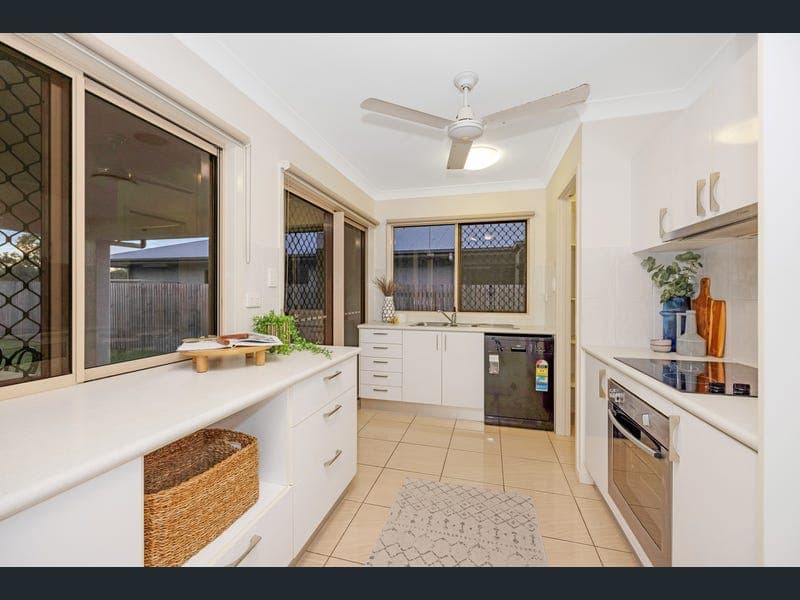 31 Corkwood Court, Bohle Plains — photo 1 of 5