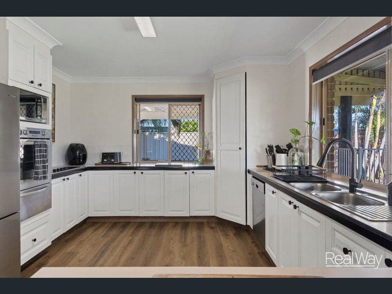 39 Blenheim Crescent, Yamanto — photo 1 of 5