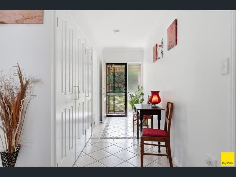 5 Goodhew Close, Bentley Park — photo 1 of 5