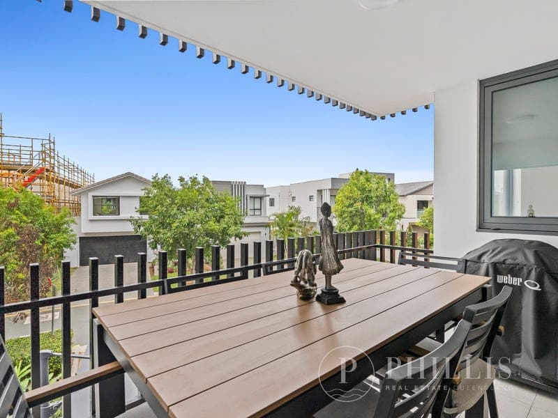 5316 Harbourview Drive, Hope Island — photo 1 of 5