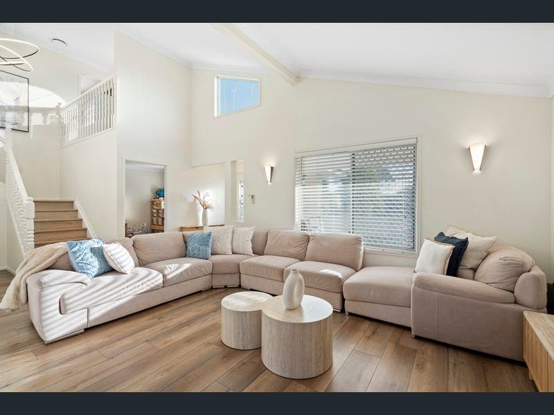 6 Aberdeen Place, Manly West — photo 1 of 5