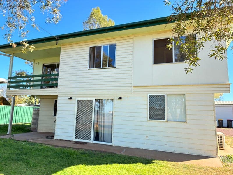 101 Arthur Street, St George — photo 1 of 5