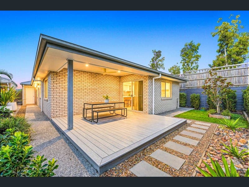 18 Pandora Street, Spring Mountain — photo 1 of 5