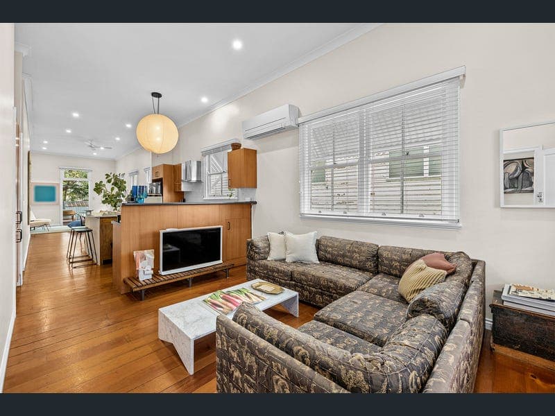 84 Lewis Street, Woolloongabba — photo 1 of 5