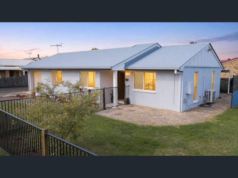32 Dellvene Crescent, Rosewood — photo 1 of 5