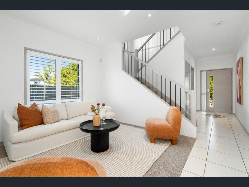 110 Tristania way, Mount Gravatt East — photo 1 of 5